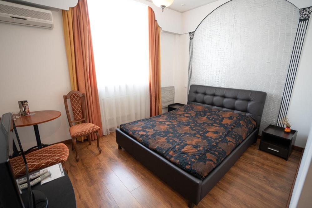 Hotel Piano Kiev Exterior foto